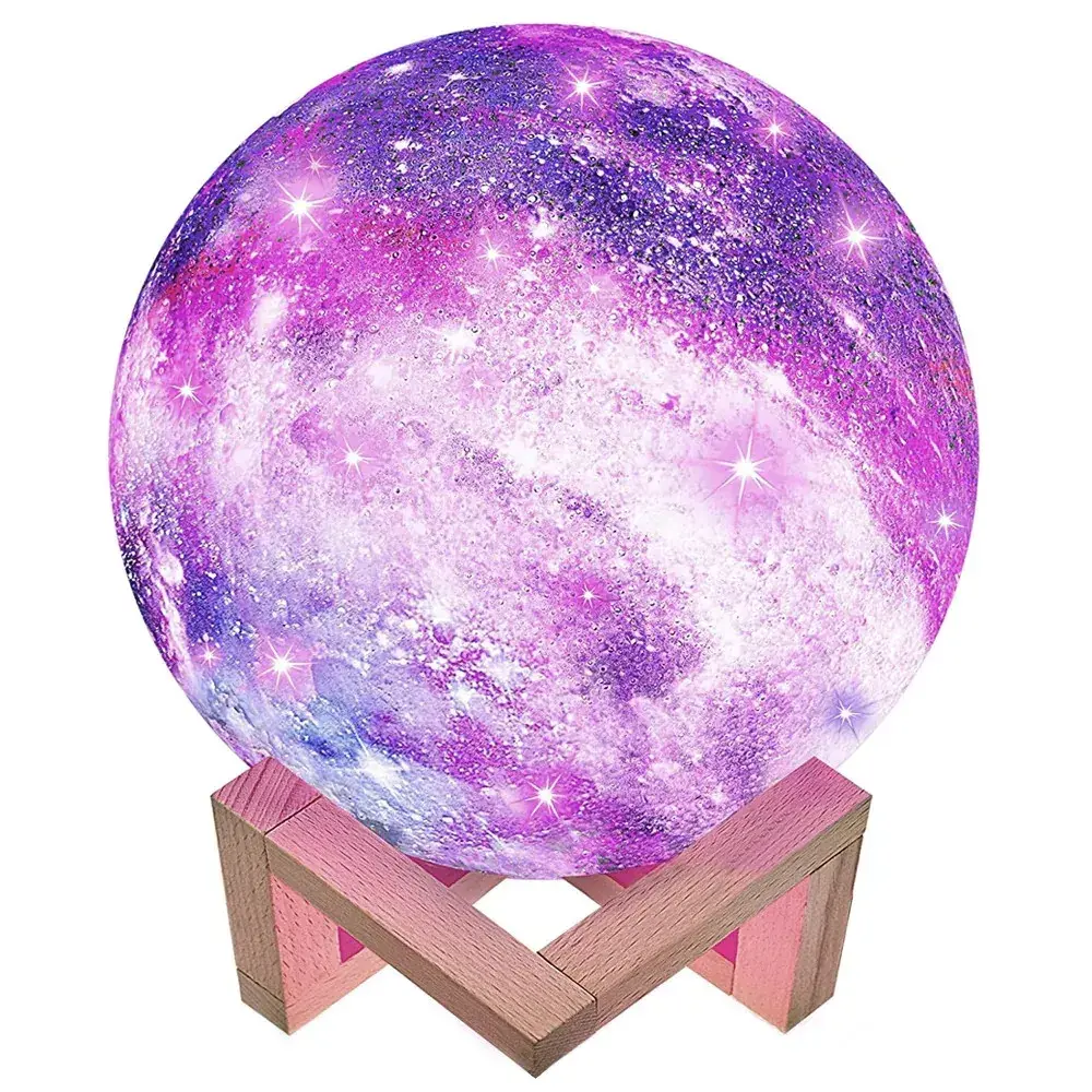 Lampa de veghe in forma de luna cu stele 3D Moon Light 7 culori, alimentare baterii, stand din lemn inclus, 15 cm