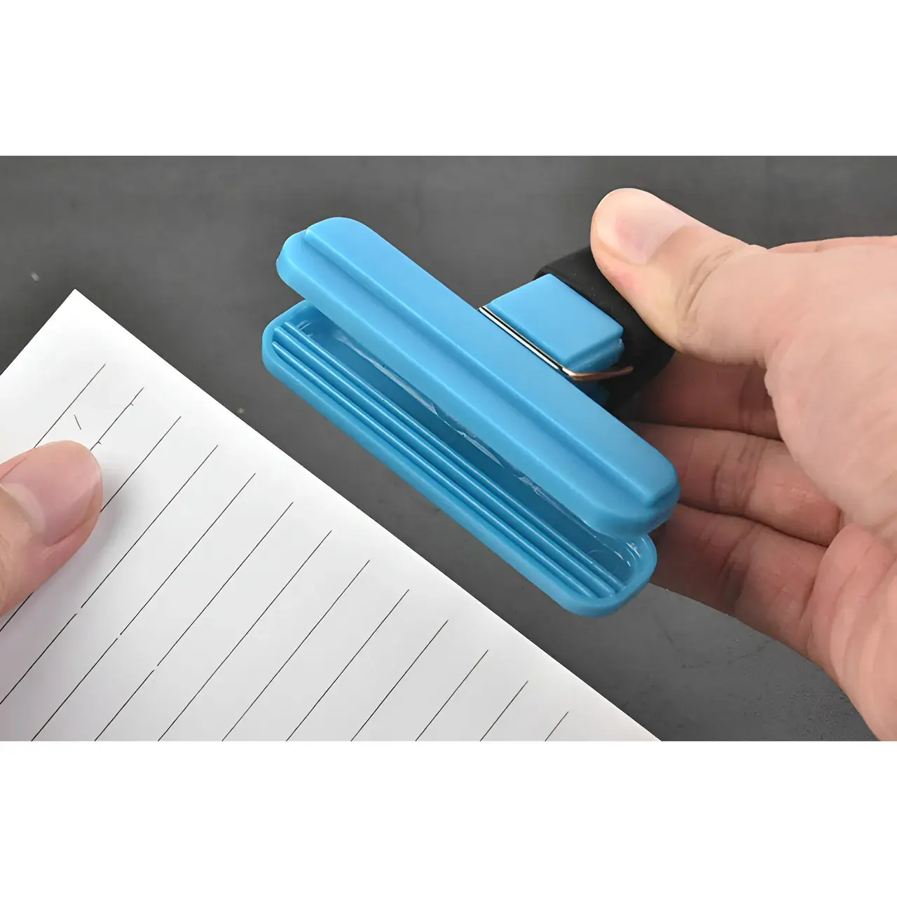 Cleste Multifunctional pentru Sigilarea Pungilor, din Plastic, Mentine Alimentele Proaspete, 7x6.5 cm, Albastru (5)