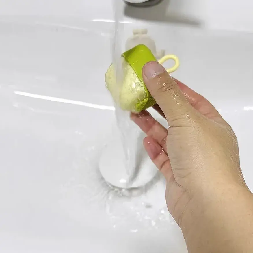 Rola pentru scame, Indreptator de Scame Laviabila, forma de Cub din plastic, Portabil si Dragut 6 x 4.3 x 4.3 cm, Verde Matcha (5)