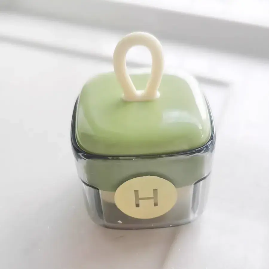 Rola pentru scame, Indreptator de Scame Laviabila, forma de Cub din plastic, Portabil si Dragut 6 x 4.3 x 4.3 cm, Verde Matcha (6)