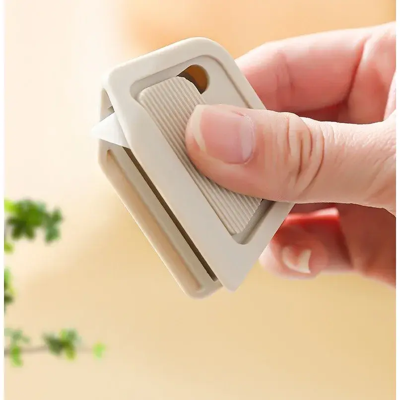 Cutter Portabil, din ABS, Magnetic, Lama Ceramica, Autoretractabila, Universal, Alb (6)