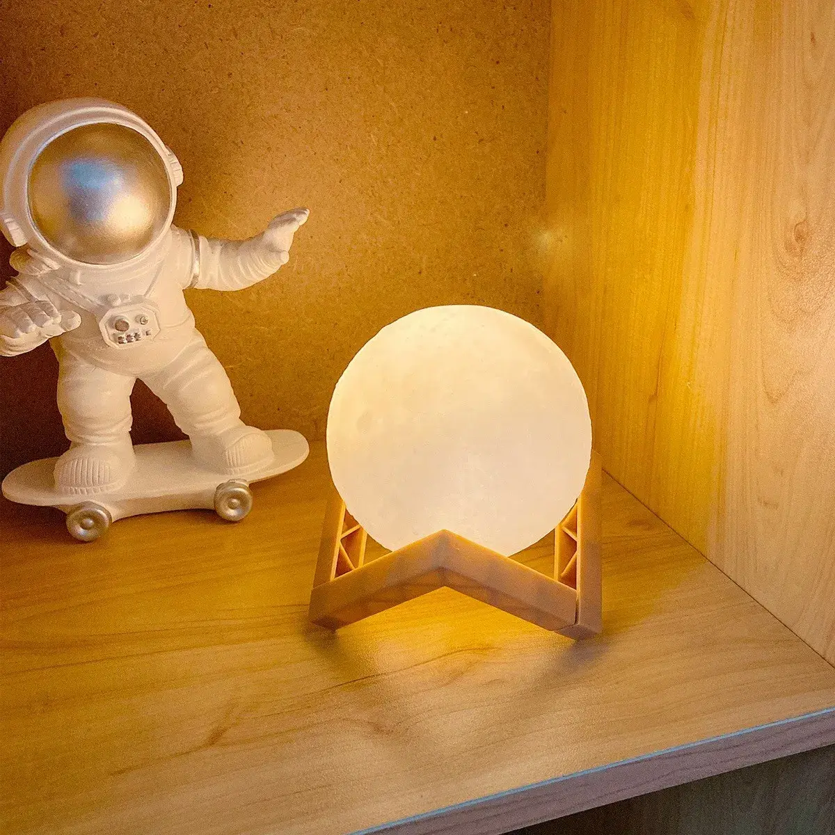 Lampa de veghe luna 3D Moon Light, lumina LED alb cald, alimentare baterii, fara acumulator, stand din plastic inclus, 12 cm (4)