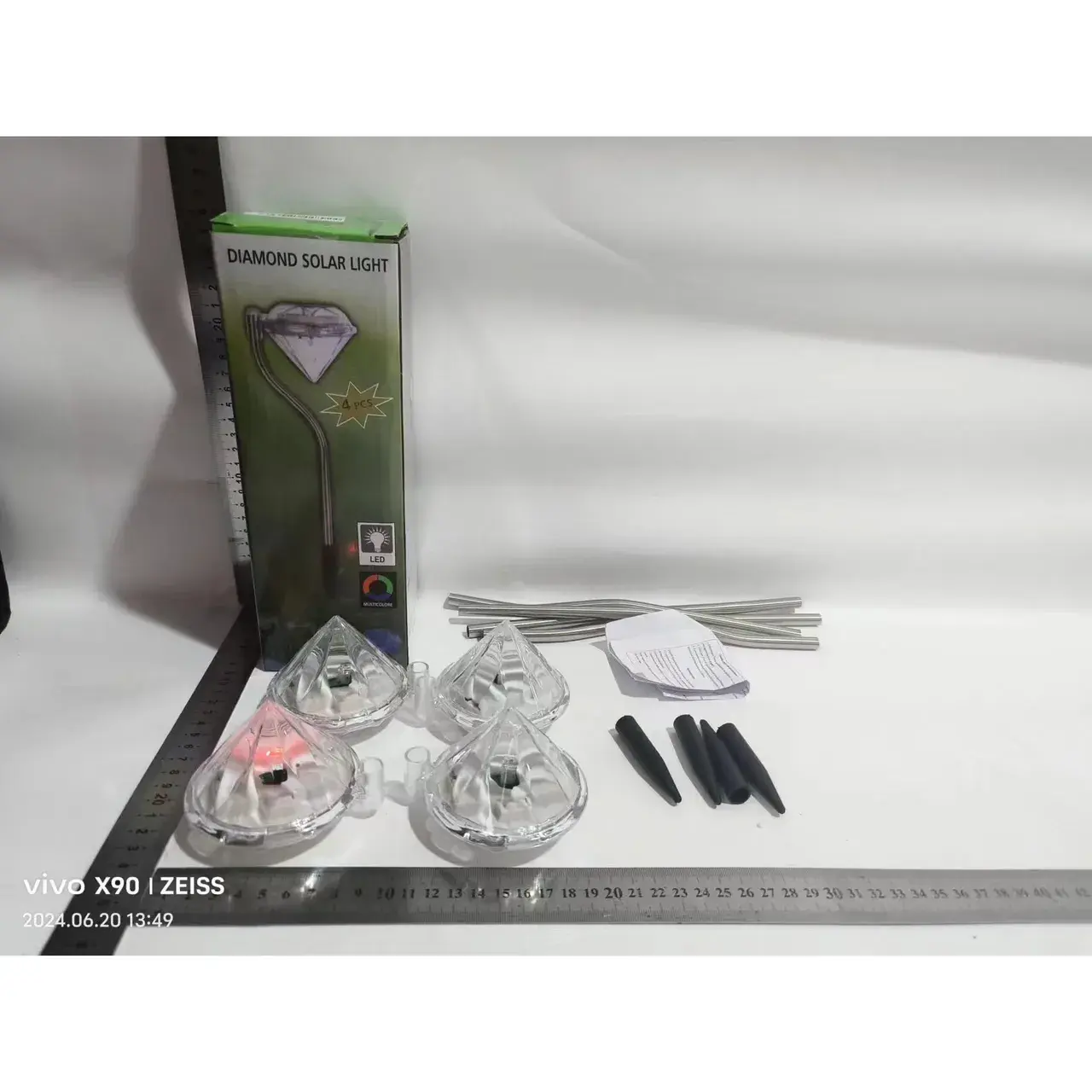 Lampa solara LED pentru Gradina, Set 4 Bucati, Tip Diamant, Inaltime 30 x 9 cm, 2V, ABS, 600mAh, Lumina Multicolor, Argintiu (7)