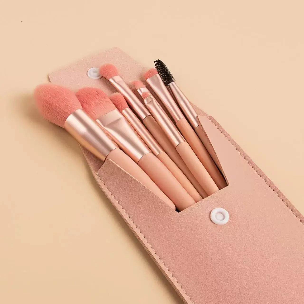 Mini Set Portabil cu 8 Pensule de Machiaj cu Husa cu Peri Moi și Densi, pentru Fond de Ten, Pudră, Blush, Fard și Sprâncene, Roz (2)