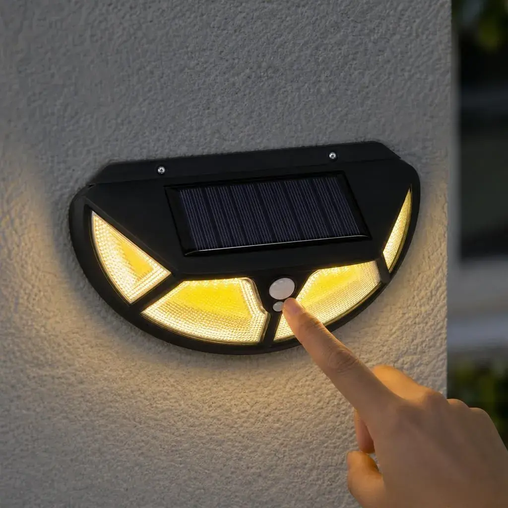 Lampa Solara de Perete, Iluminare pe Patru Fete, Alimentare Solara, pentru Gradina, Curte si Terasa (3)