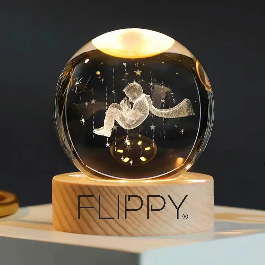 Lampa LED Decorativa, cu Bila de Cristal cu Diametru 6cm, Model Micul Print 3D, Alimentare USB, Suport din Lemn, Lumina Alb Cald (3)