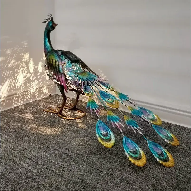 Decoratiune de Gradina cu Lampa solara, Model Paun Pitic, Iluminare Led si Incarcare Solara, 66 x 33.5 x 26.5 cm, din Fier, Albastru Multicolor (4)