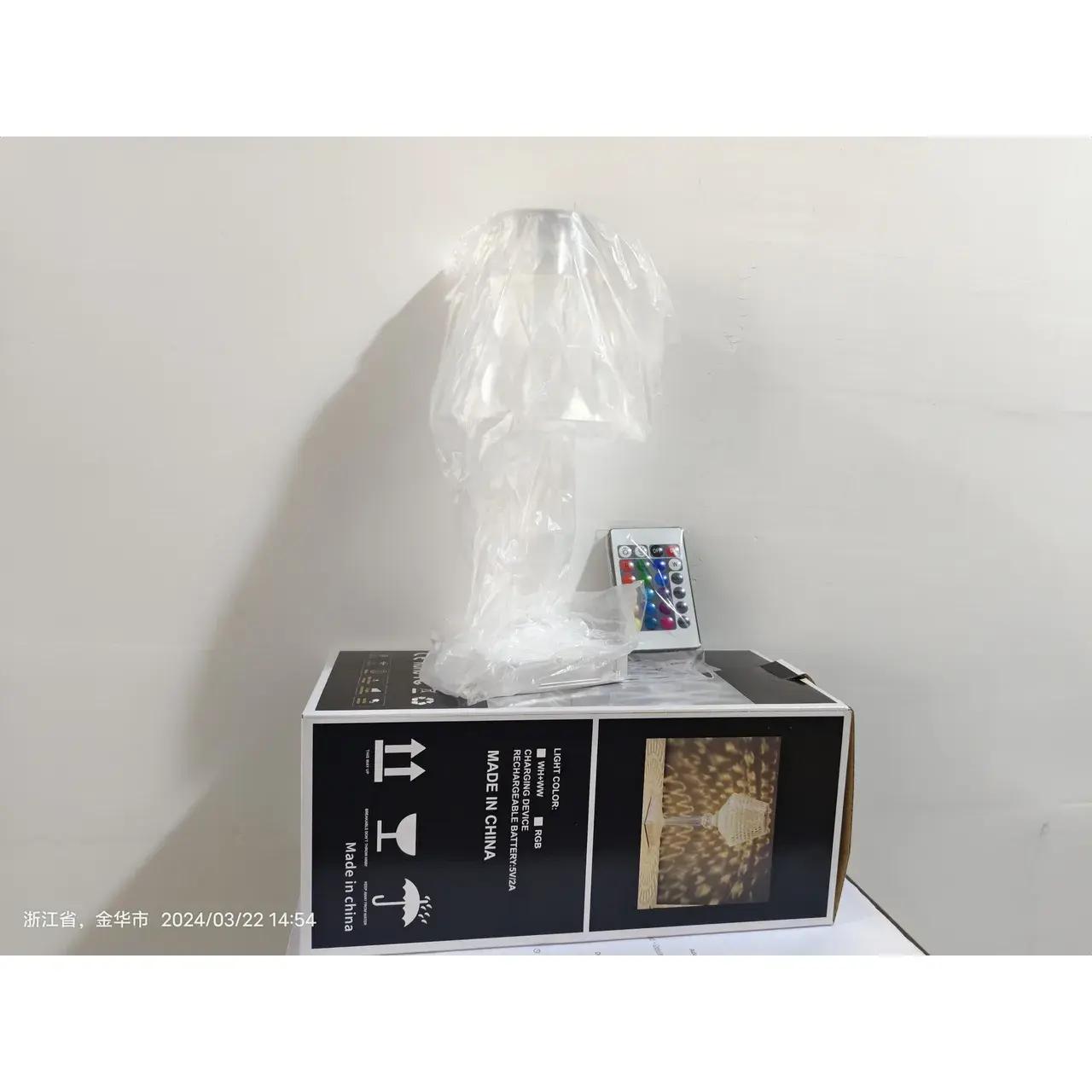 Lampa de birou pe LED RGB 16, dimmer tactil, 3 nivele de intensitate, incarcare USB, 3W, Cristal Acrilic, 26x12 cm, cu telecomanda, transparent (8)
