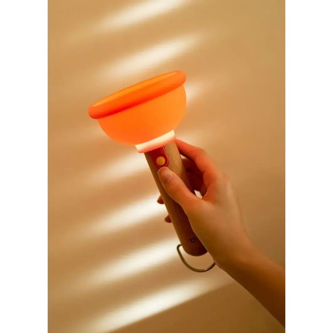 Lampa Nocturna, Model Ventuza de Toaleta, Alimentare USB, din Lemn si Silicon, 16 x 9 cm, Portocaliu (6)