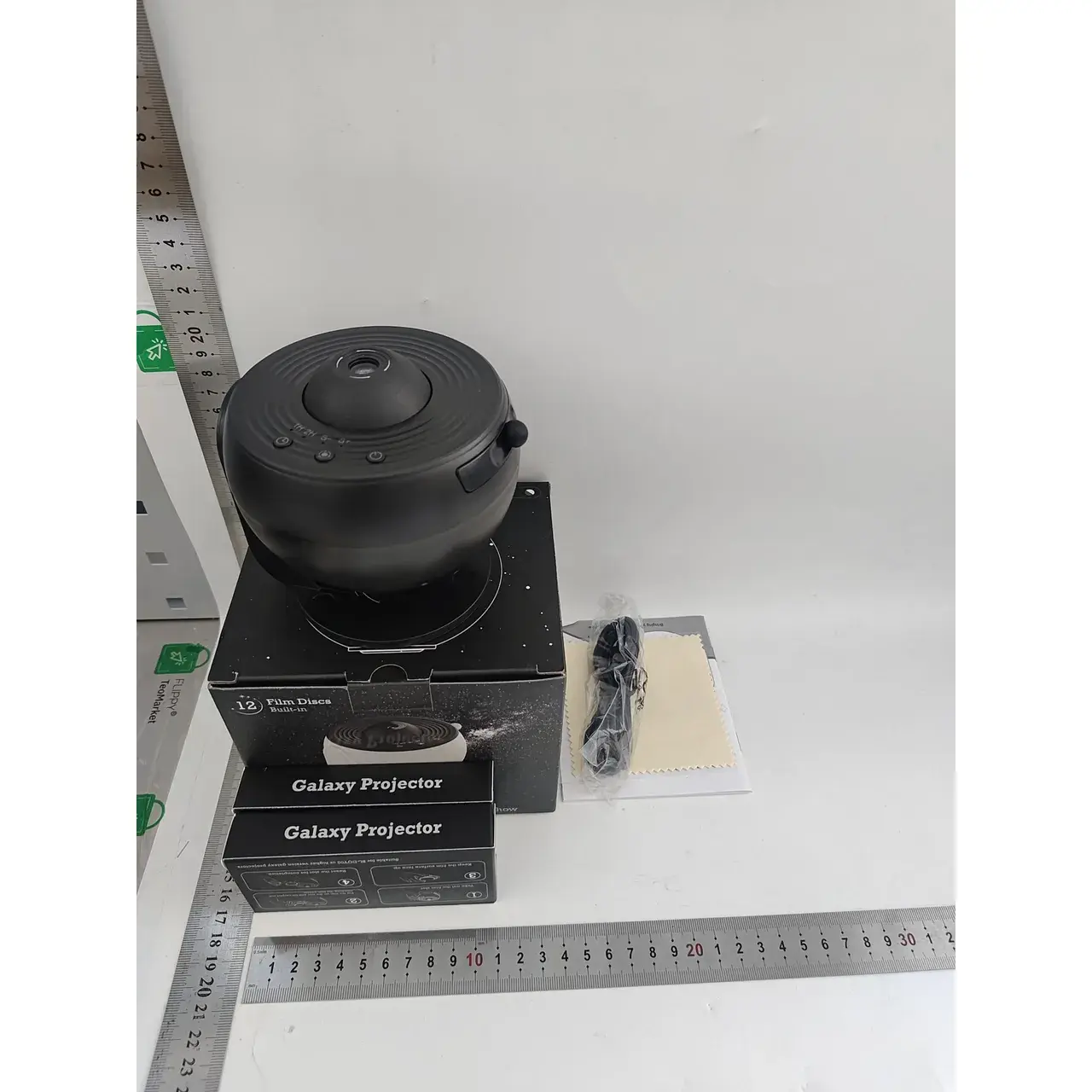 Lampa Tip Proiector Galaxie, pentru Dormitor, Tematica Cer Instelat, Model Glob, HD, Rotire 360 de Grade, 13 Imagini, Incarcare USB, 5 W, 11.2x10.8x10.9 cm, Negru (8)