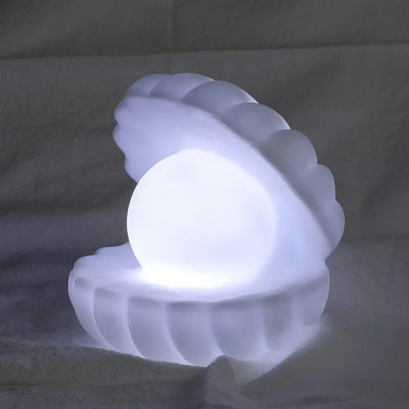 Lampa de Veghe, Model Scoica cu Perla, Lumina Alb Rece, 10 x 8.5 cm, Led, Baterii Incluse 3 x LR44, Alb (2)