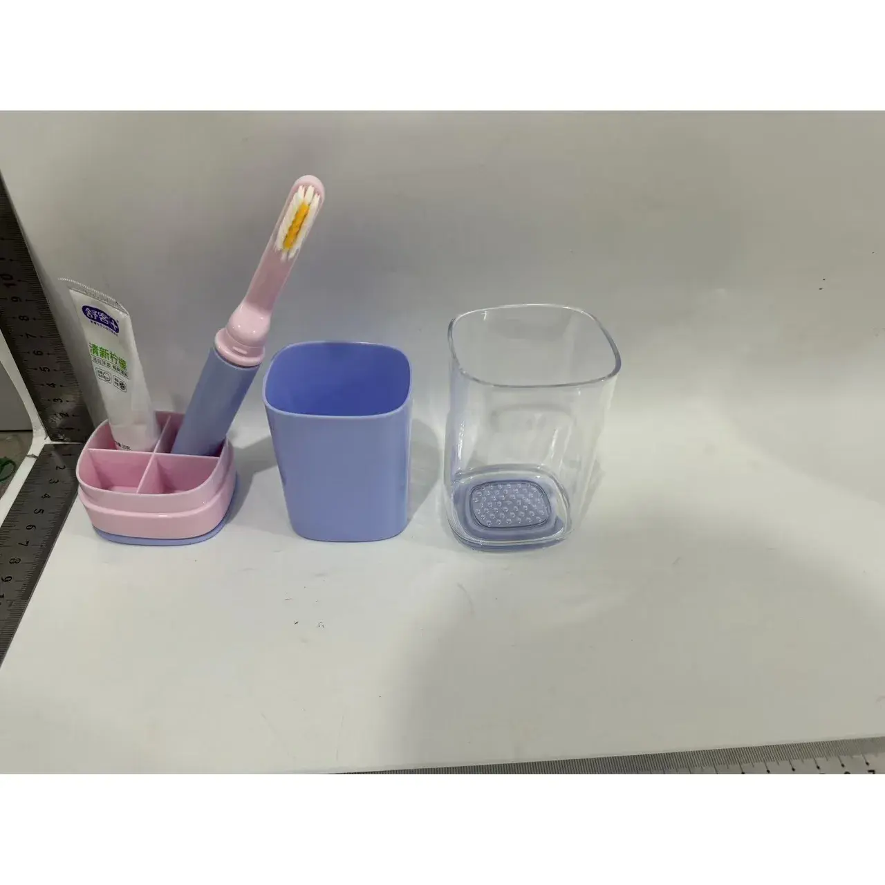 Suport Multifunctional pentru Voiaj, cu Functii de Depozitare si Suport Articole Igiena Dentara, 13 x 6.8 x 6 cm, 300 ml, Roz Mov (3)