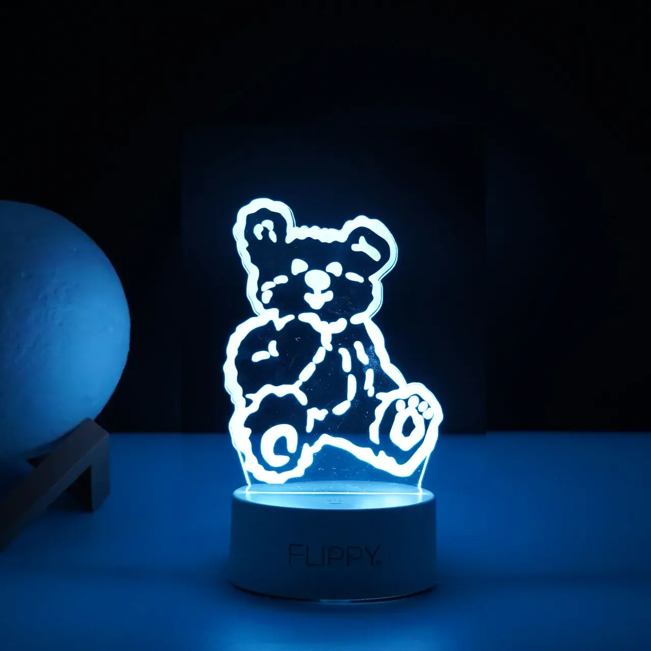 Lampa LED decorativa, 3D, Ursulet, cu telecomanda, doua moduri de alimentare USB si baterii, 20 cm inaltime, din material acril si lumina multicolora, alb (4)