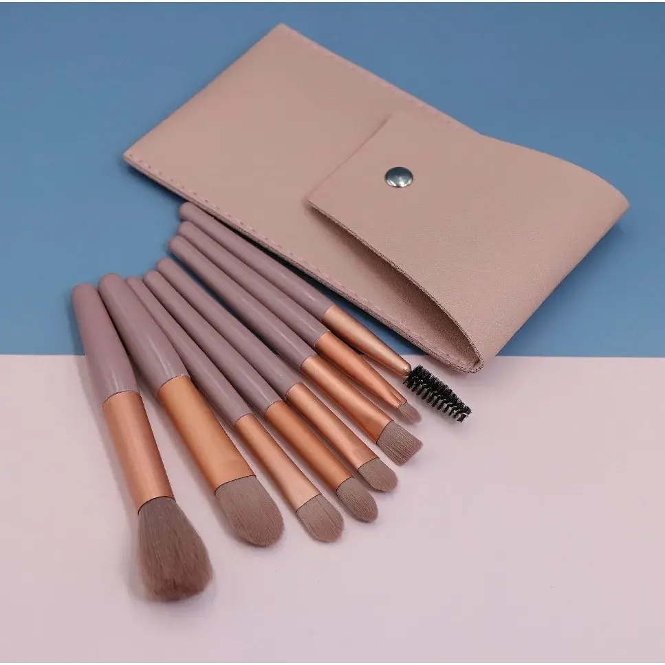 Mini Set Portabil 8 Pensule pentru Machiaj, Super Soft, Makeup Profesional/Incepatori, Maner Ergonomic, Gentuta Depozitare Inclusa, Maro (5)