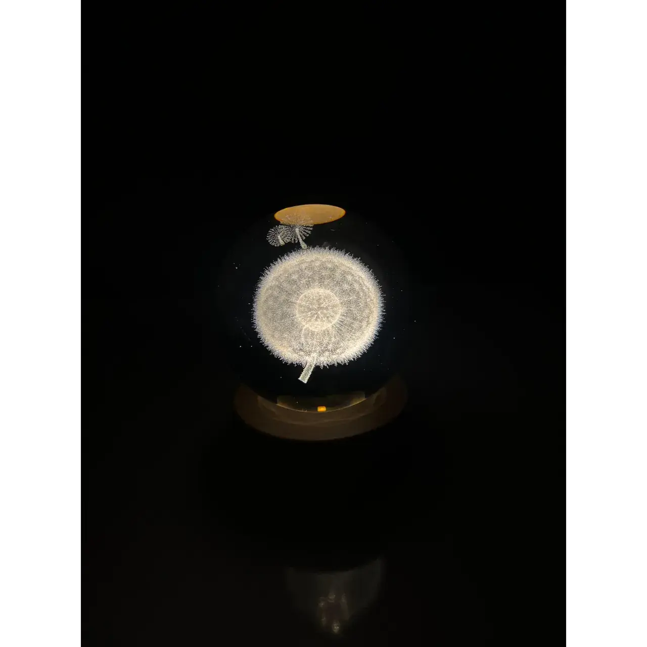 Lampa LED Decorativa, cu Bila de Cristal cu Diametru 6cm, Model Papadie 3D, Alimentare USB, Suport din Lemn, Lumina Alb Cald (8)