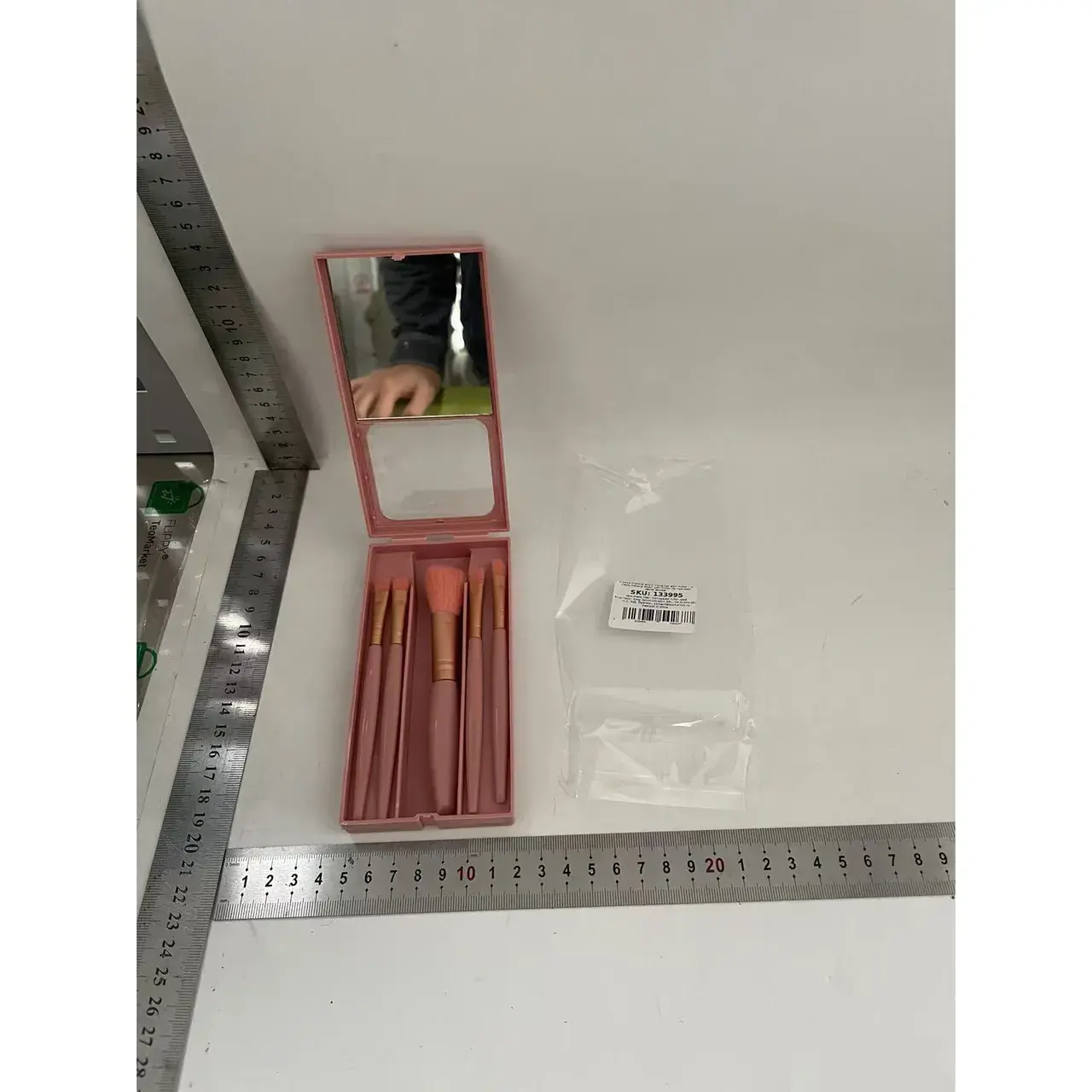 Set 5 Pensule de Machiaj cu Peri Moi, cu Suport pentru Depozitare si Oglinda, Roz Inchis (4)