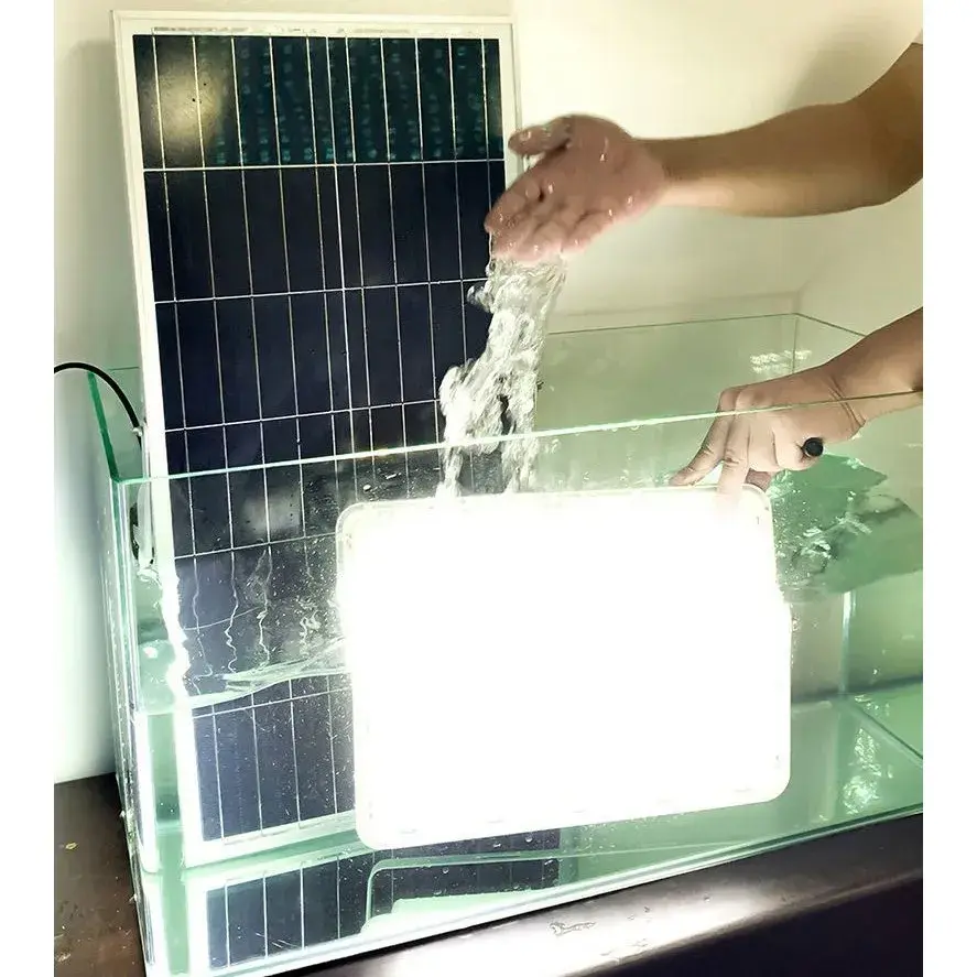 Proiector LED cu Panou Solar, Senzor de lumina Waterproof, 100W, 23x18 cm, suport U inclus, panou afisaj nivel baterie, telecomanda, 220V, Design Modern, Alb (2)