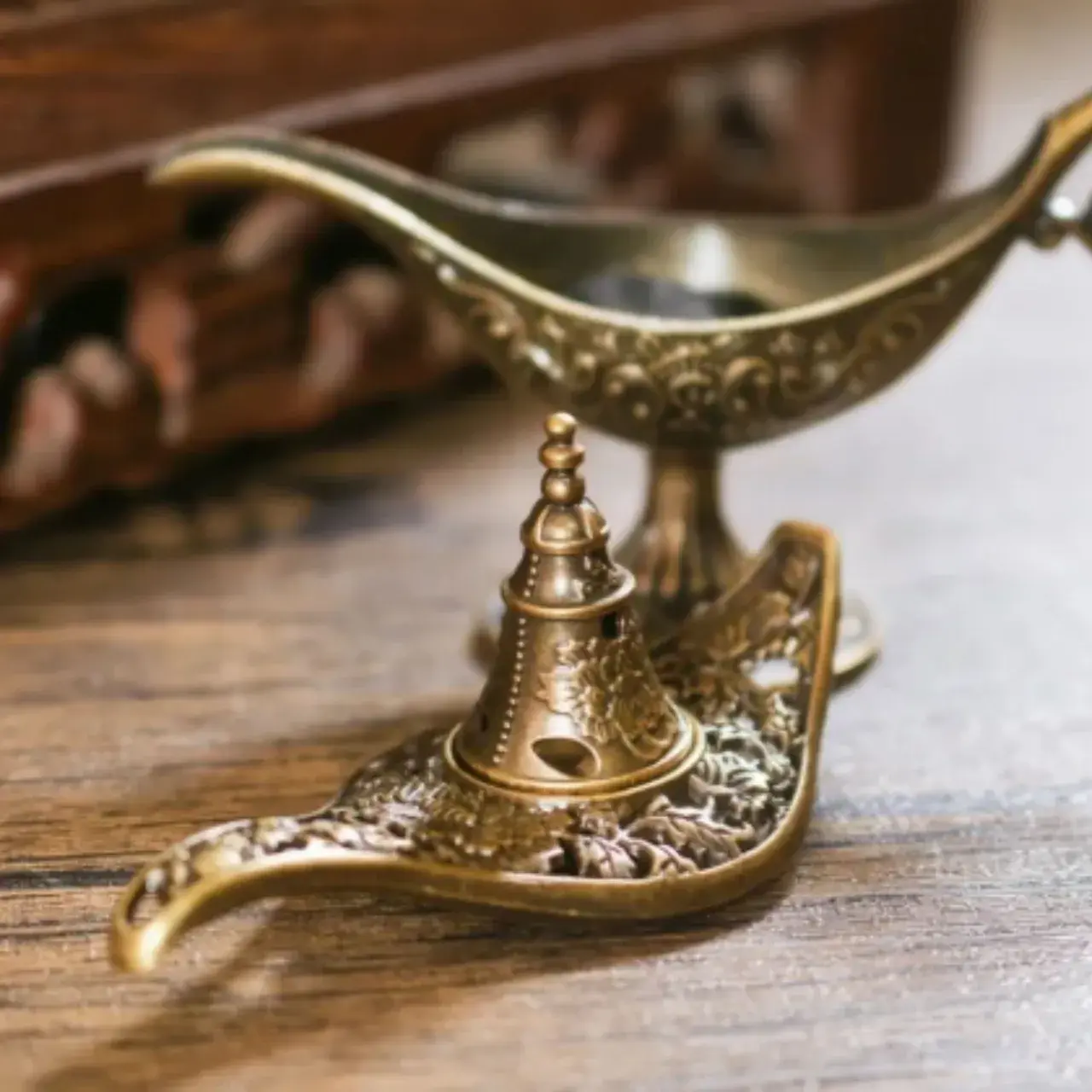 Arzator Tamaie, Flipppy, Model Lampa Aladin, Aliaj, Dimensiune Mica, cu Maner si Capac, Lampa Decorativa Vintage, 3.2 x 9 x 6 cm, Bronz (6)