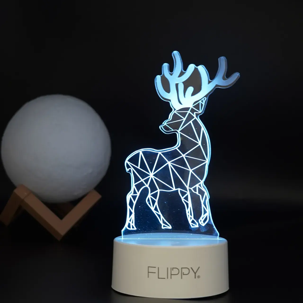 Lampa LED decorativa, 3D, Cerb, cu telecomanda, doua moduri de alimentare USB si baterii, 20 cm inaltime, din material acril si lumina multicolora, alb (5)