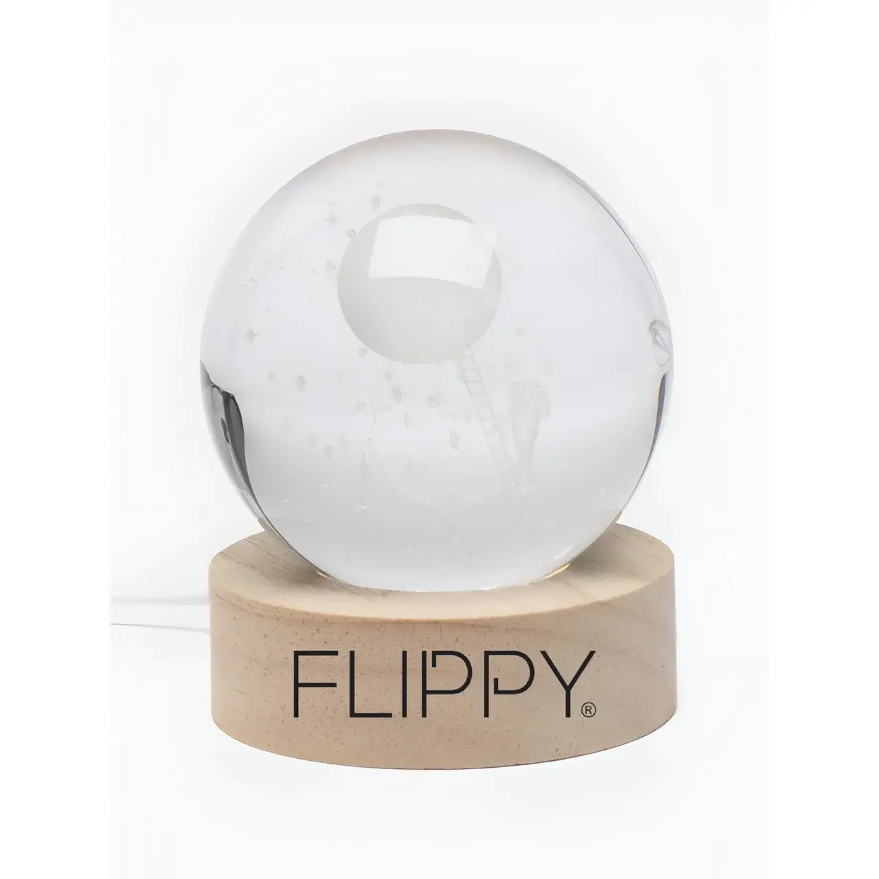 Lampa LED Decorativa, cu Bila de Cristal cu Diametru 6cm, Model Astronaut pe Scara catre Luna 3D, Alimentare USB, Suport din Lemn, Lumina Alb (5)