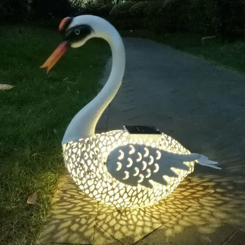 Decoratiune de Gradina cu Lampa solara, Model Lebada, Iluminare Led si Incarcare Solara, 39.5 x 35.5 x 14 cm, din Fier, Alb (2)