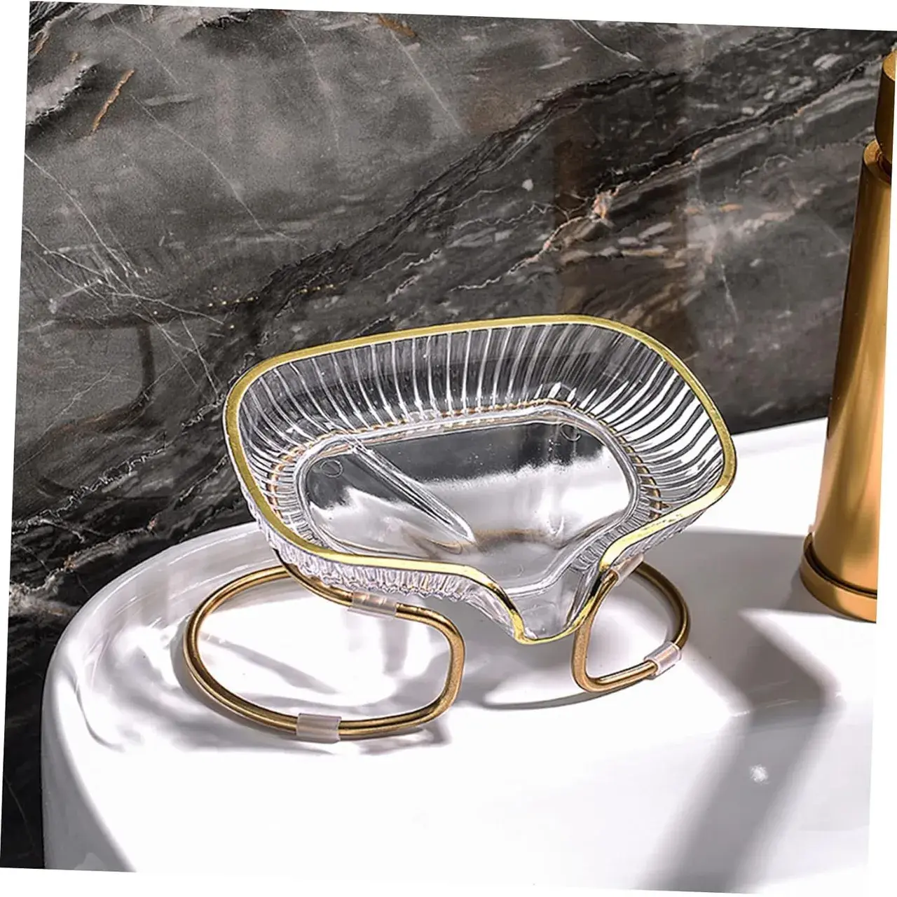 Savonieră cu Suport, Sistem de Scurgere a Apei, Design Elegant cu Margine Aurie, Suport Metalic Inclus, 14 x 8.5 x 9 cm, Transparent/Auriu (2)