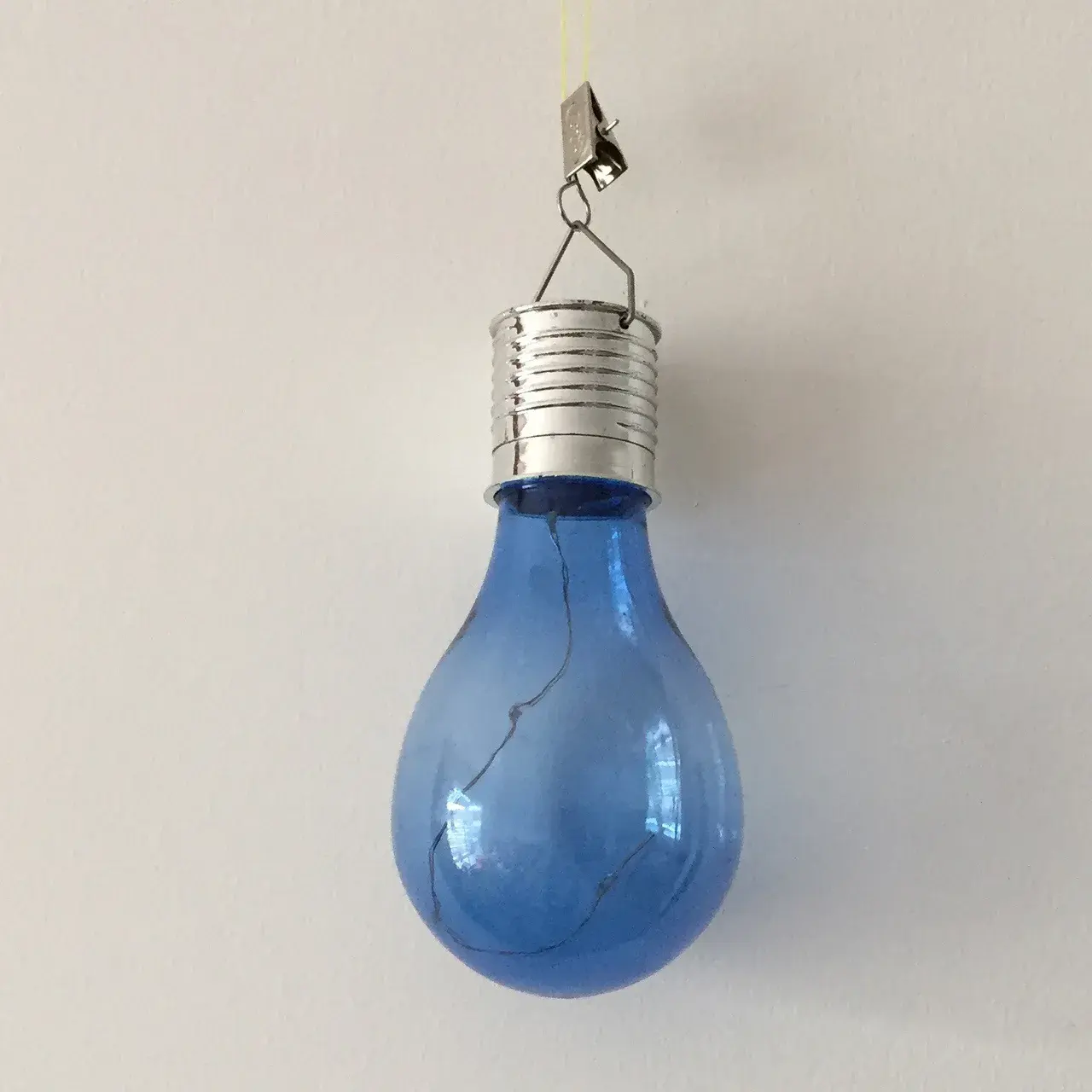 Lampa Solara LED Decorativa sub forma de Bulb, pentru exterior, suspendata, IP65, Ultron Albastru (4)