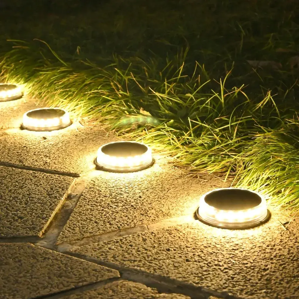 Lampa solara LED Set 4 Bucati, Tip Spot pentru Gradina, 8 LED-uri, ABS si Policarbonat, Baterie 1.2V, 600mah, 12 x 13.5 cm, Lumina Alba Cald, Negru/Auriu
