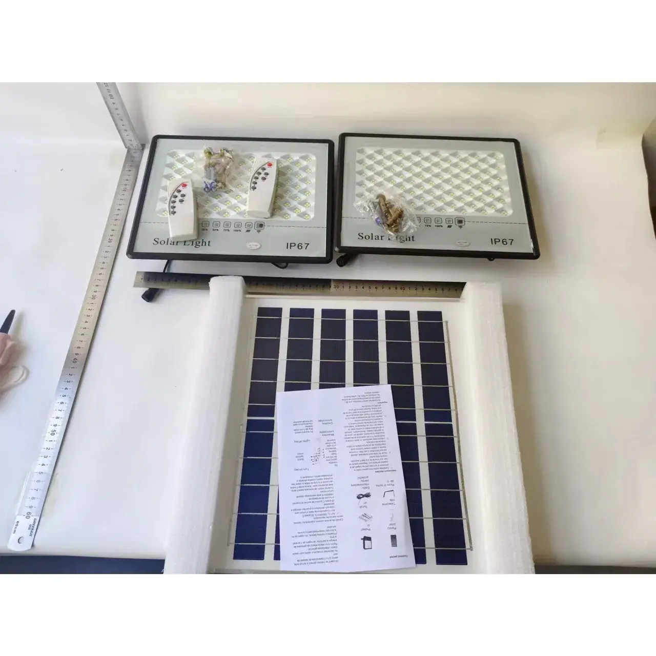 Set 2 proiectoare LED cu Panou Solar, Senzor de miscare, Telecomanda, Waterproof, 322*2 LED-uri incorporate, 200W, 30*24 cm, IP67, Design Modern, Negru (8)