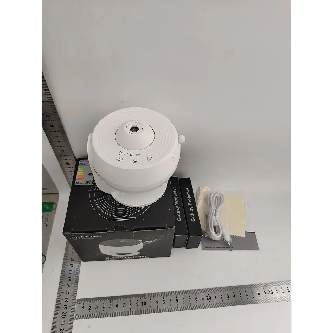 Lampa Tip Proiector Galaxie, pentru Dormitor, Tematica Cer Instelat, Model Glob, HD, Rotire 360 de Grade, 13 Imagini, Incarcare USB, 5 W, 11.2x10.8x10.9 cm, Alb (6)
