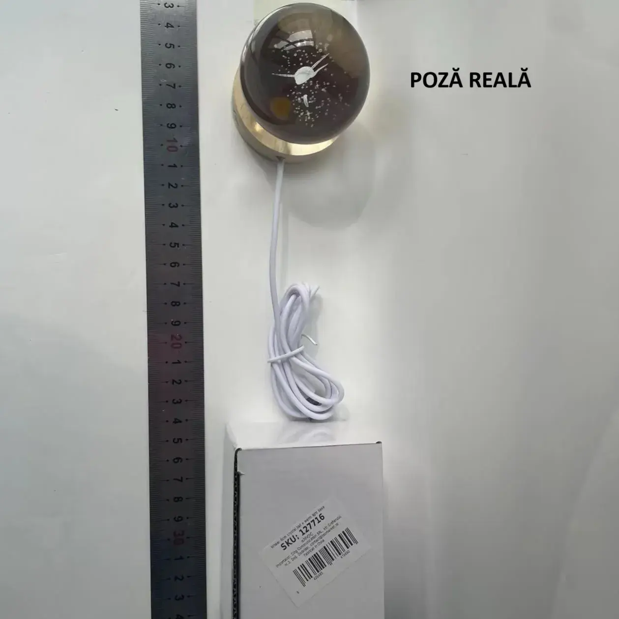 Lampa LED Decorativa, cu Bila de Cristal cu Diametru 6cm, Model Balena 3D, Alimentare USB, Suport din Lemn, Lumina Alb Cald (6)